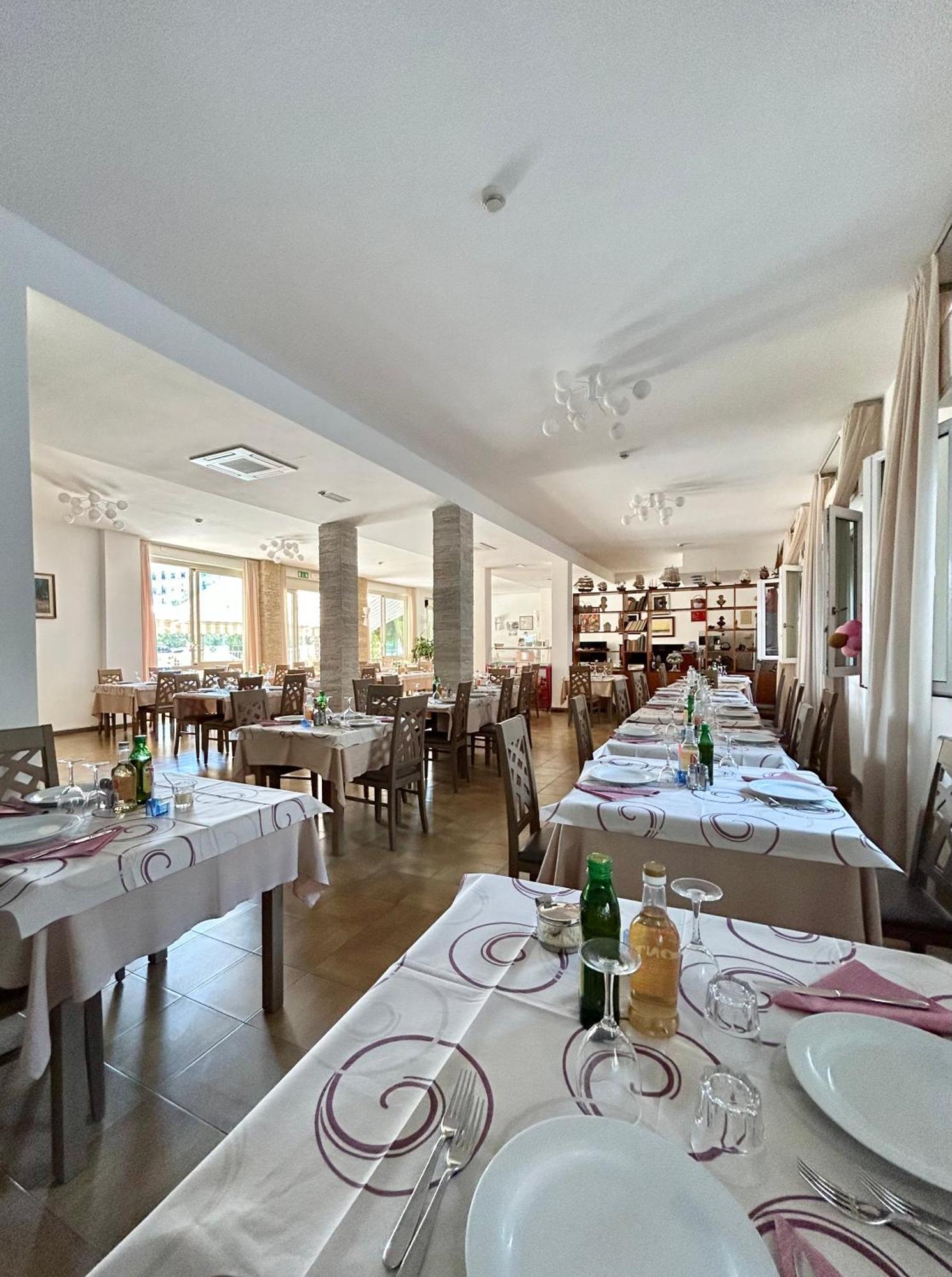 Hotel Brigantino Milano Marittima Bagian luar foto